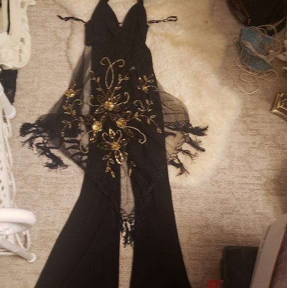 Beautiful one piece suite silky soft fabric - Picture 1 of 5